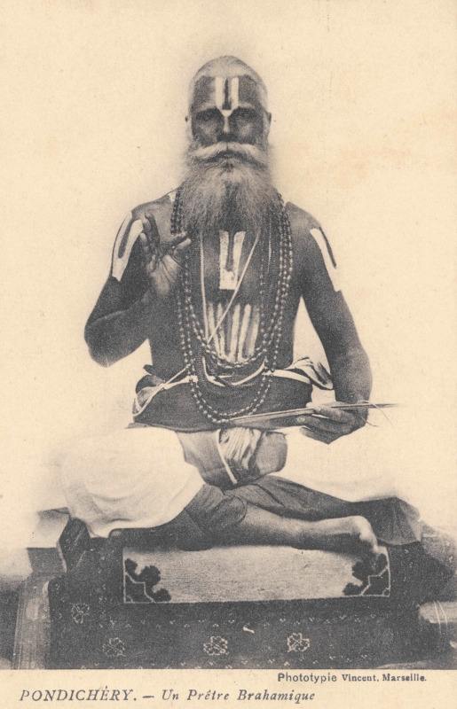 11-02 - Pondichery - pretre brahamique